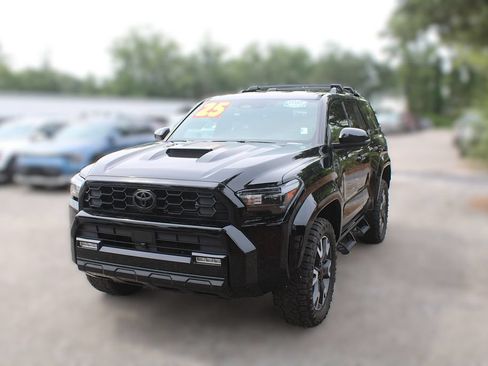 Used 2025 Toyota 4Runner TRD Sport AWD/4WD image 18