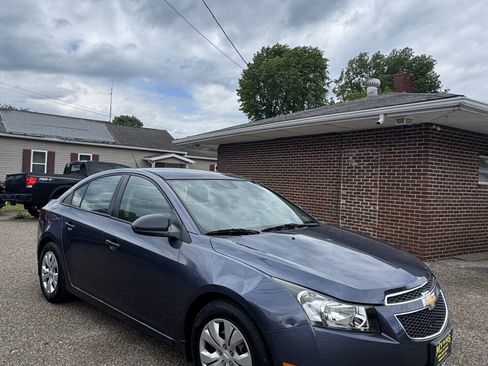 Used 2014 Chevrolet Cruze LS FWD image 7