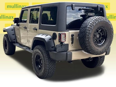 Used 2016 Jeep Wrangler Unlimited Sahara w/ Max Tow Package AWD/4WD image 9