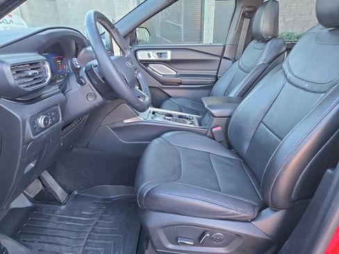 Used 2020 Ford Explorer ST w/ Premium Technology Package image 21