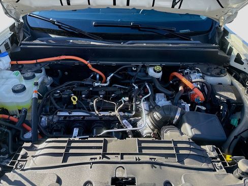 Certified 2025 Ford Maverick XLT w/ Equipment Group 301A image 30