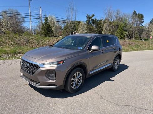 Used 2019 Hyundai Santa Fe SE image 1