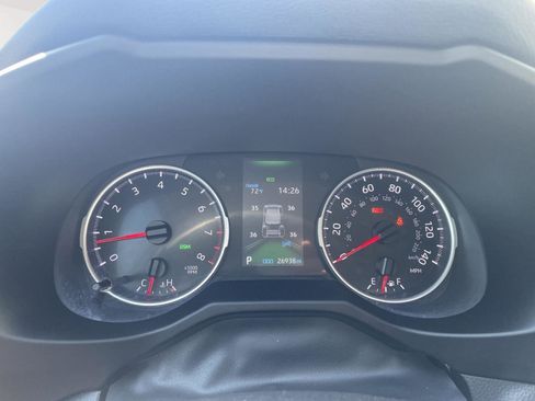 Used 2022 Toyota RAV4 XLE image 2