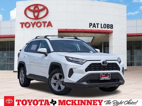 Used 2025 Toyota RAV4 XLE w/ Convenience Package FWD image 1