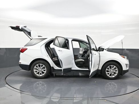 Used 2020 Chevrolet Equinox LS FWD image 29
