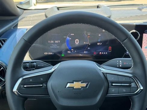 New 2025 Chevrolet Equinox EV LT w/ Convenience Package II FWD image 29