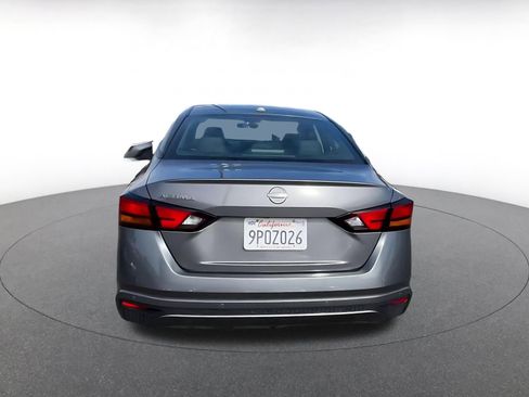 Used 2025 Nissan Altima 2.5 SV image 12