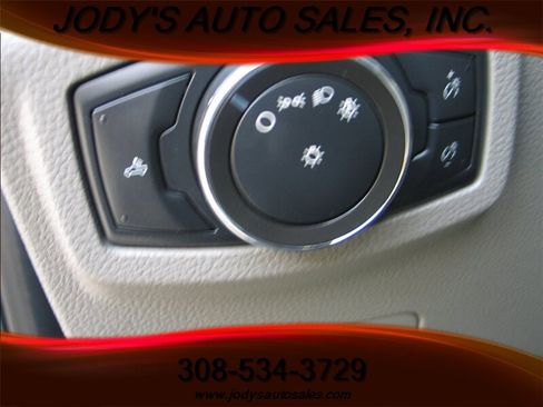 Used 2022 Ford F250 XL w/ Power Equipment Group image 6