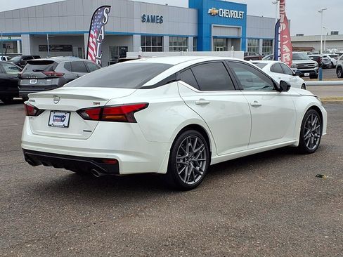 Used 2024 Nissan Altima 2.0 SR FWD image 7