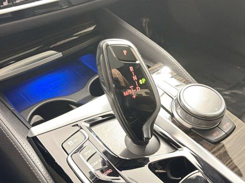Used 2021 BMW 540i w/ M Sport Package RWD image 17