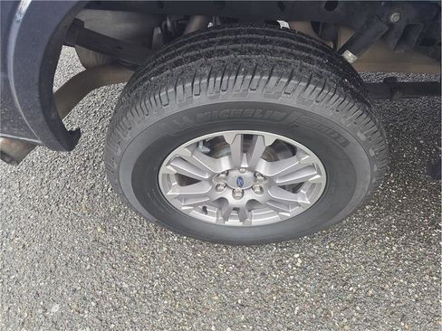 Used 2020 Ford F150 Lariat w/ Equipment Group 501A Mid image 9