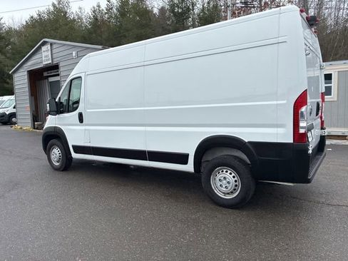 Used 2024 RAM ProMaster 2500 w/ Convenience Group image 8