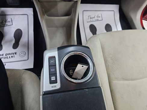 Used 2012 Toyota Prius V Two image 30