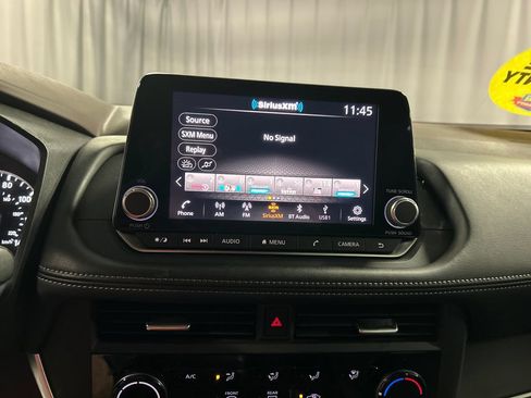 Used 2023 Nissan Rogue S AWD/4WD image 15