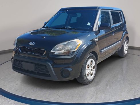 Used 2013 Kia Soul FWD image 1
