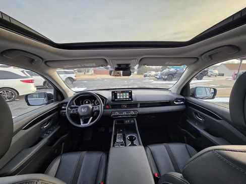 Used 2024 Honda Pilot Touring image 10