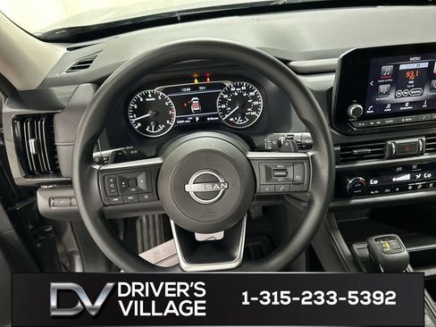 Used 2023 Nissan Pathfinder S AWD/4WD image 4