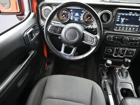 Used 2018 Jeep Wrangler Unlimited Sahara w/ Dual Top Group image 13