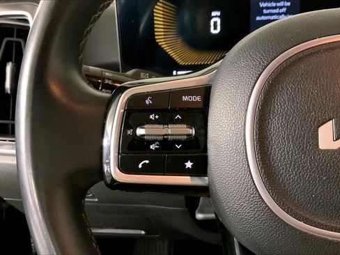 Used 2024 Kia Sorento S image 18