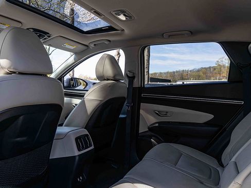 Used 2023 Hyundai Tucson SEL w/ Convenience Package image 22