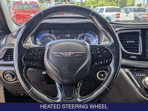 Used 2019 Chrysler Pacifica Touring-L w/ Advanced Safetytec Group FWD image 18