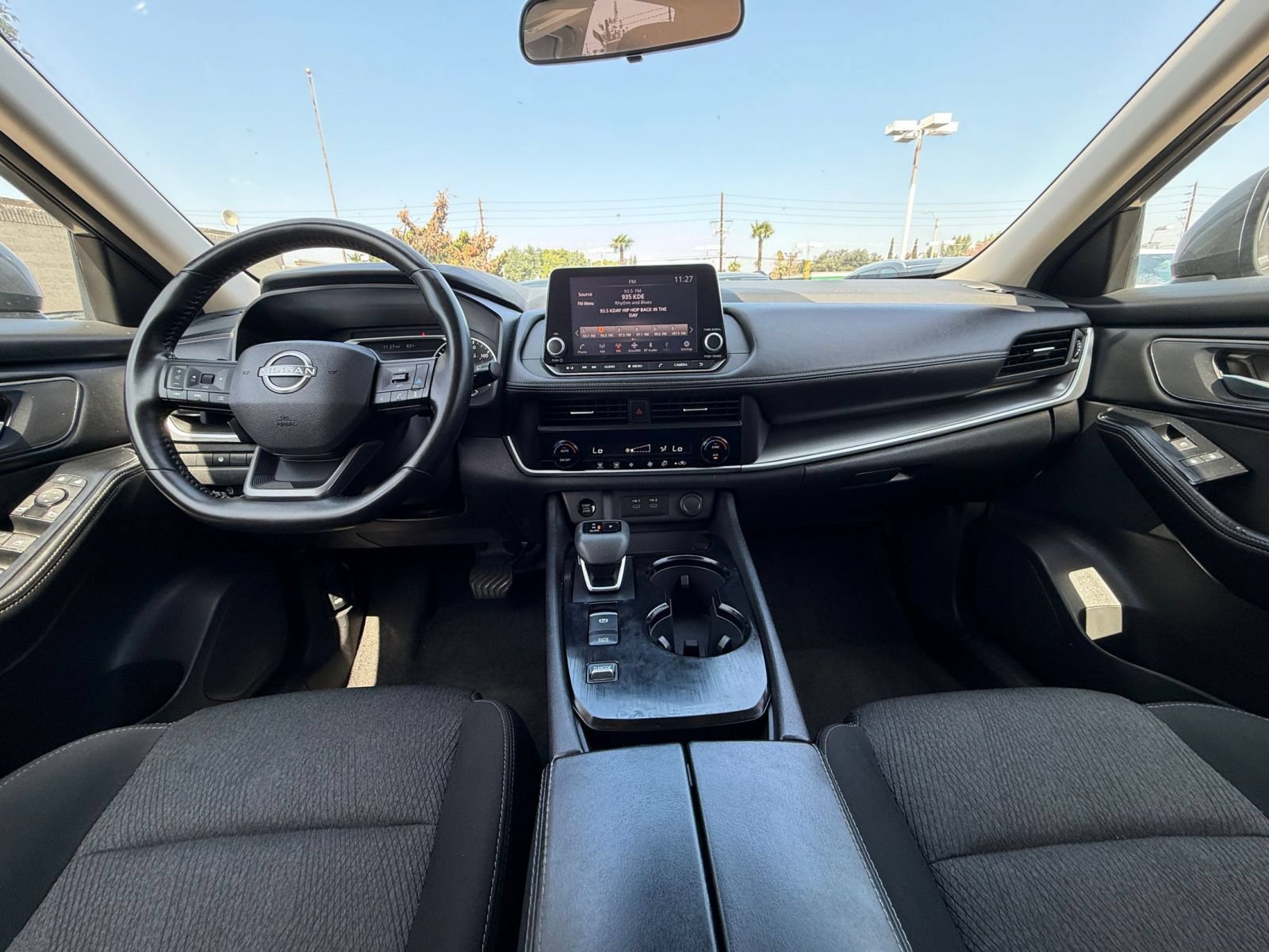 Used 2025 Nissan Rogue SV FWD image 34
