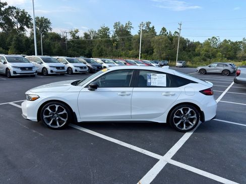 Used 2025 Honda Civic Sport image 3
