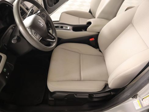 Used 2016 Honda HR-V LX image 10