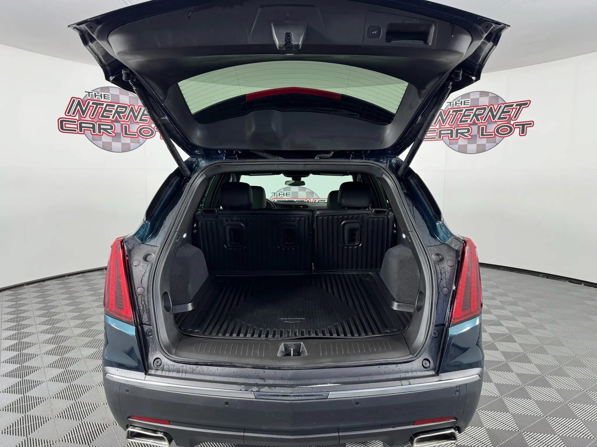 Used 2025 Cadillac XT5 Luxury w/ LPO, Floor Liner Package AWD/4WD image 27