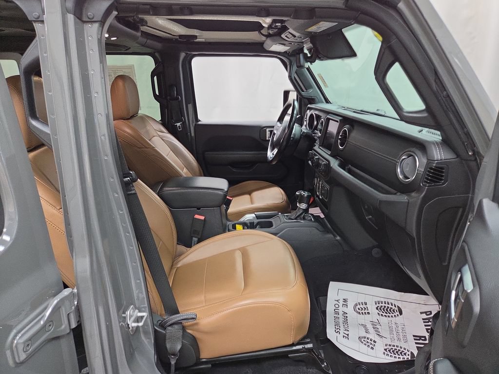 Used 2021 Jeep Wrangler Unlimited Sahara AWD/4WD image 12