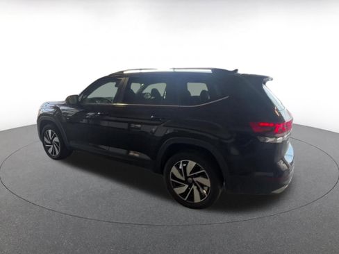 Used 2025 Volkswagen Atlas SE image 15