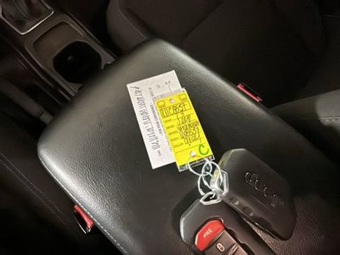 Used 2023 Jeep Wrangler Unlimited Rubicon 4xe AWD/4WD image 24