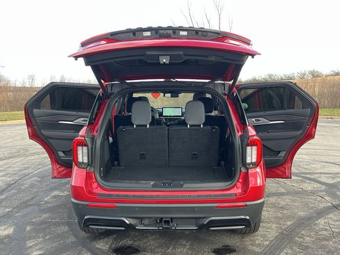 Used 2025 Ford Explorer ST-Line w/ ST-Line Street Pack image 41