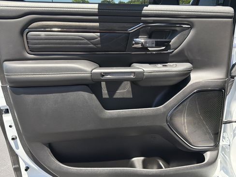 Used 2025 RAM 1500 Limited AWD/4WD image 29