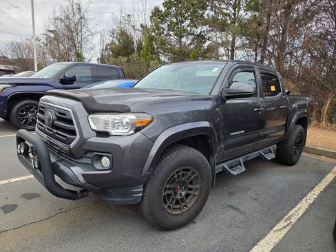 Used 2019 Toyota Tacoma SR5 image 3