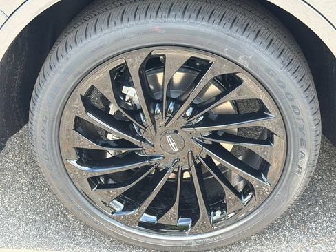 New 2027 Lincoln Aviator Reserve AWD/4WD image 18