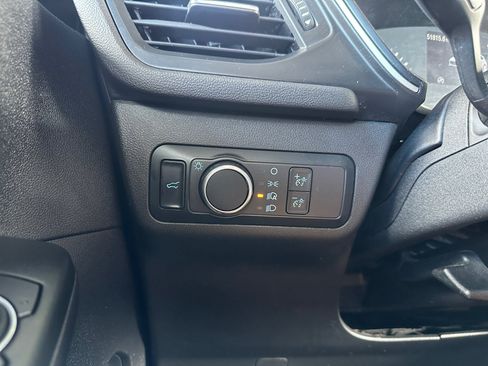 Used 2022 Ford Escape SE w/ SE Sport Appearance Package FWD image 18