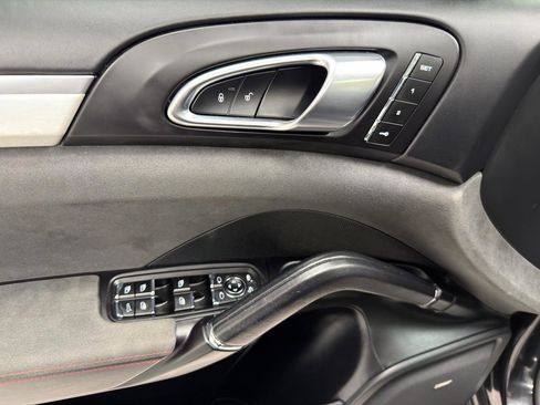 Used 2017 Porsche Cayenne GTS AWD/4WD image 15