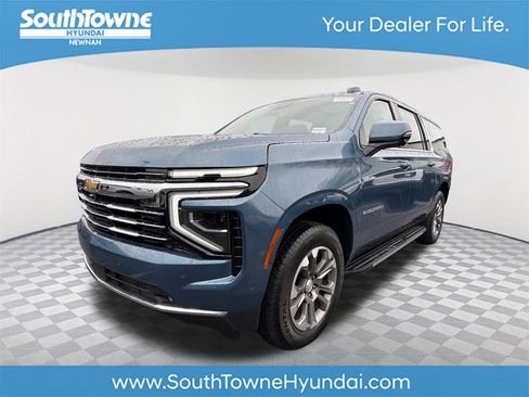 Used 2025 Chevrolet Suburban LT w/ Comfort Package image 1
