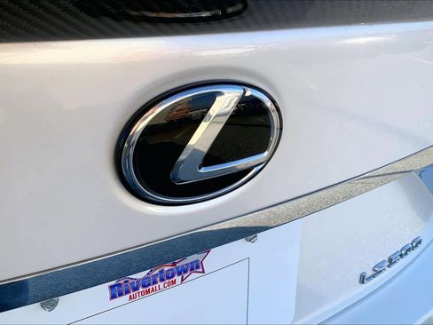 Used 2021 Lexus LS 500 w/ Accessory Package (Z2) image 29