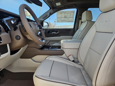 New 2026 GMC Yukon Denali w/ Sun & Power Step Package image 6