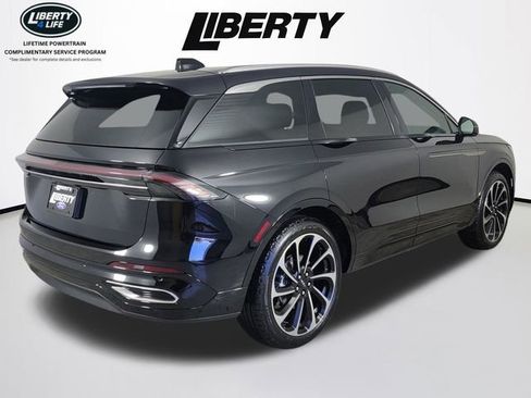 Used 2025 Lincoln Nautilus Black Label AWD/4WD image 3