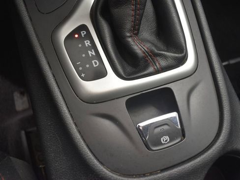 Certified 2016 Jeep Cherokee Trailhawk w/ Comfort/Convenience Group image 41