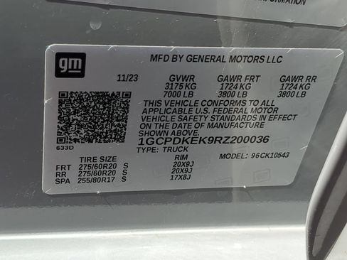 Used 2024 Chevrolet Silverado 1500 LT AWD/4WD image 31