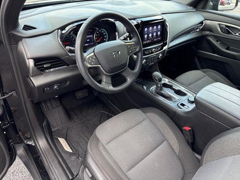 Used 2023 Chevrolet Traverse LT FWD image 16