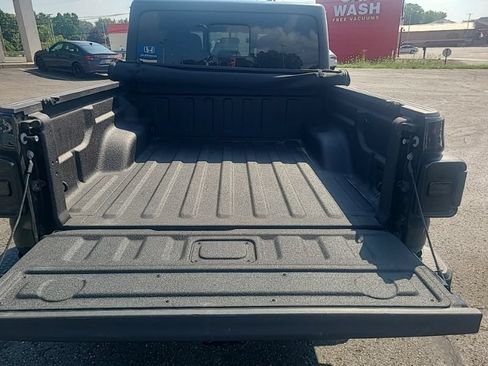 Used 2022 Jeep Gladiator Sport AWD/4WD image 11