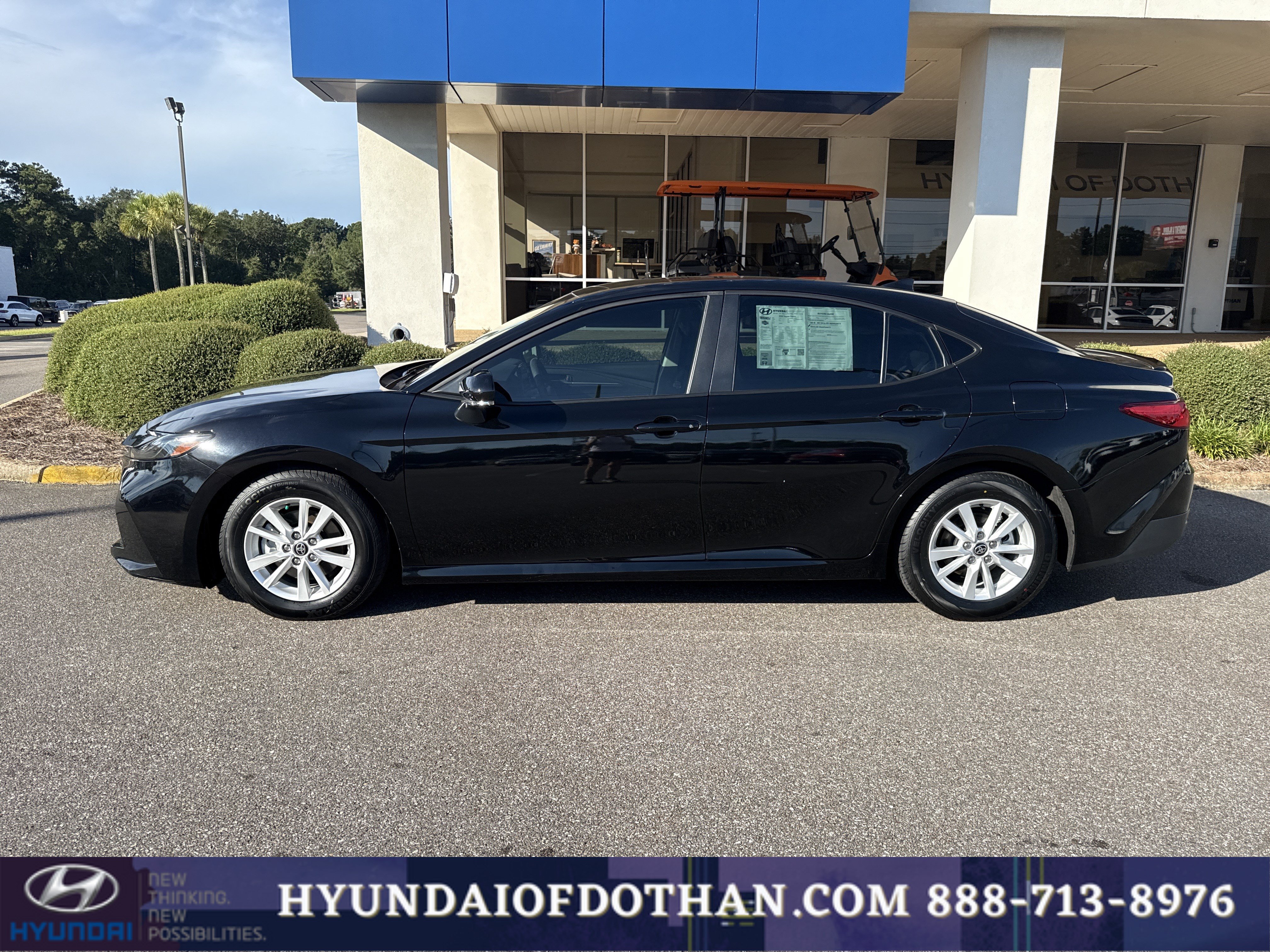 Used 2025 Toyota Camry LE w/ Convenience Package FWD image 2