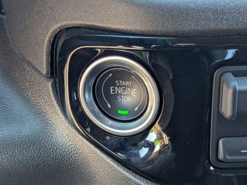 Used 2025 Chevrolet Silverado 1500 RST w/ Convenience Package II image 33