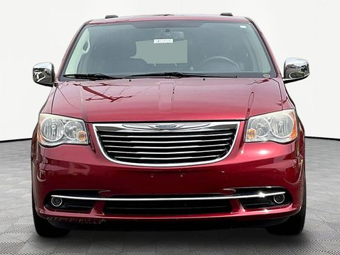 Used 2013 Chrysler Town & Country Touring-L w/ Premium Group FWD image 2