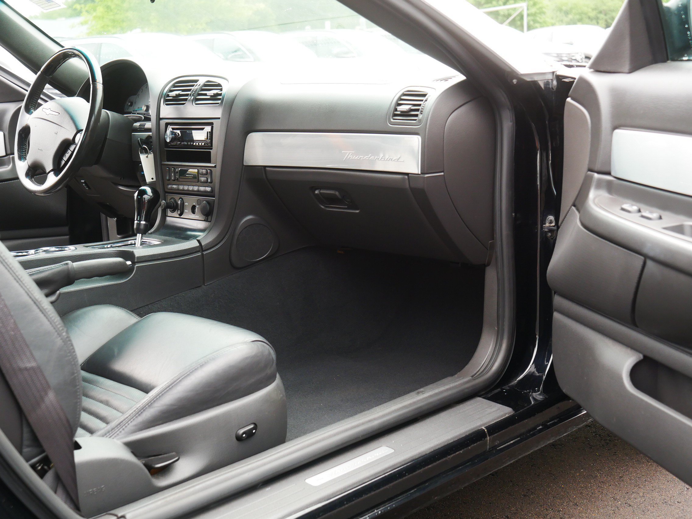 Used 2002 Ford Thunderbird RWD image 17